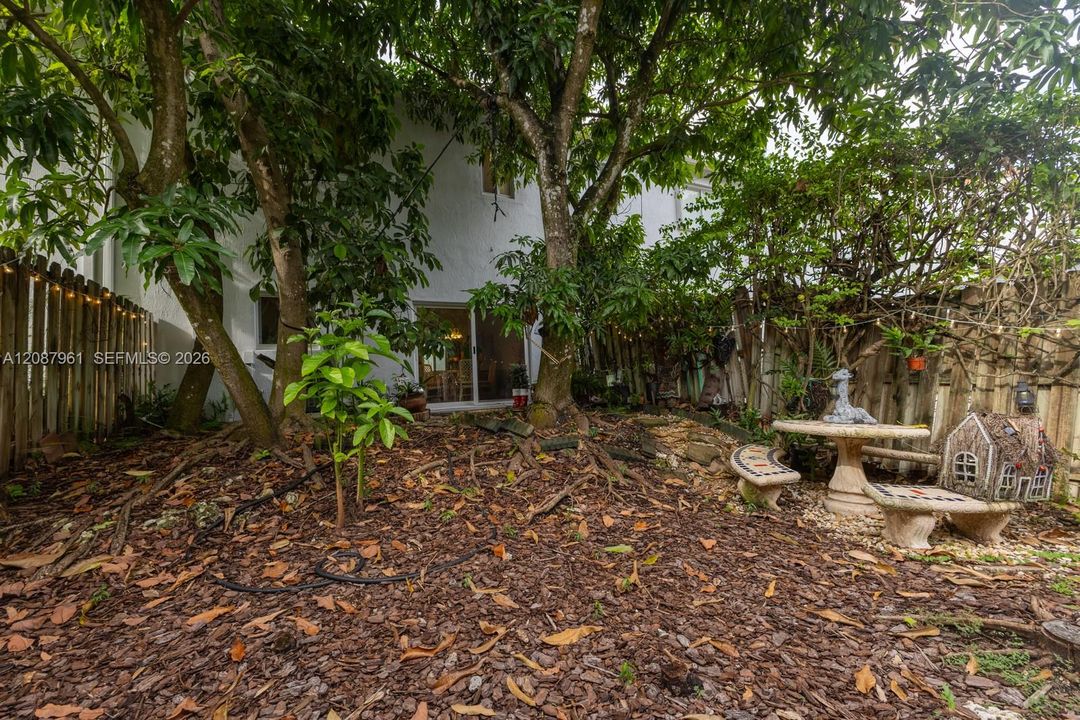 For Sale: $550,000 (3 beds, 2 baths, 1368 Square Feet)