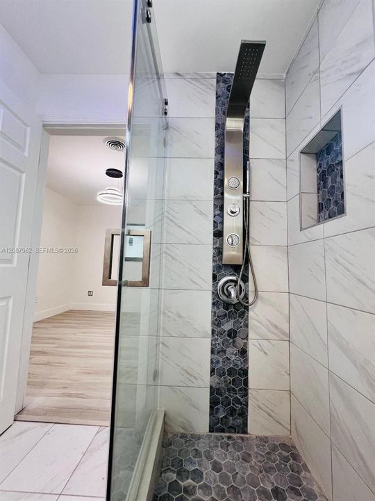 En Renta: $3,950 (3 camas, 2 baños, 1450 Pies cuadrados)