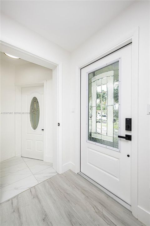 En Renta: $3,950 (3 camas, 2 baños, 1450 Pies cuadrados)