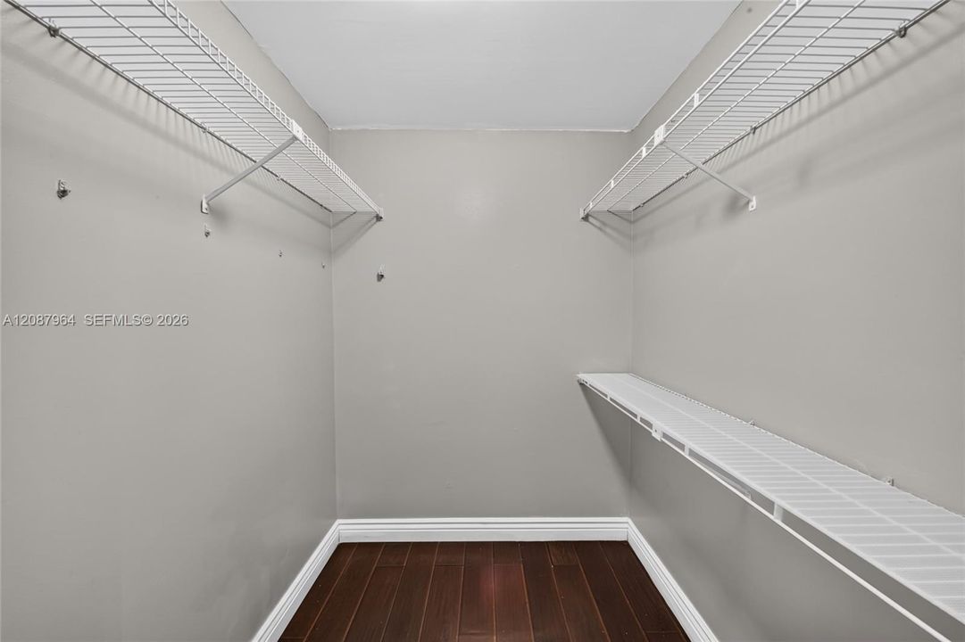 En Renta: $4,800 (3 camas, 2 baños, 2164 Pies cuadrados)