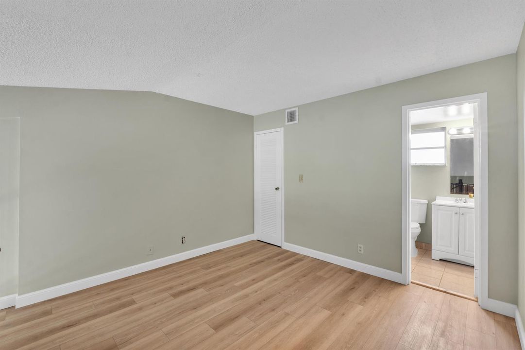 4171 NW 26th St T2-2
