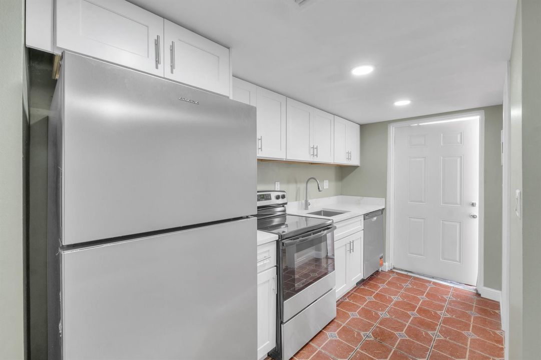 4171 NW 26th St T2-6