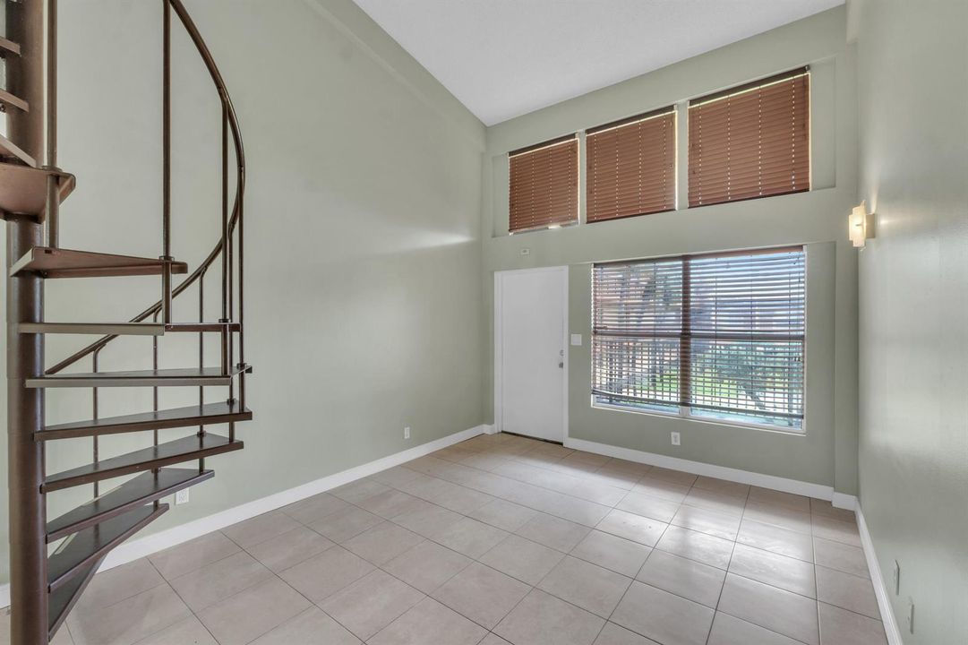 4171 NW 26th St T2-5