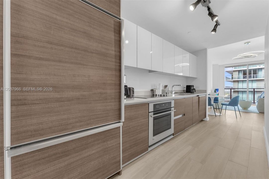 В аренду: $2,800 (0 спален, 1 ванн, 531 Квадратных фут)