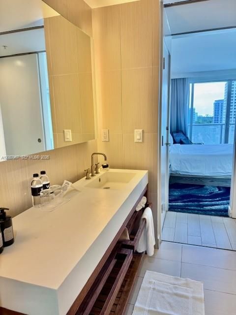 For Sale: $890,000 (2 beds, 2 baths, 1214 Square Feet)