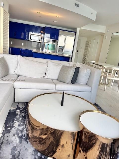 For Sale: $890,000 (2 beds, 2 baths, 1214 Square Feet)