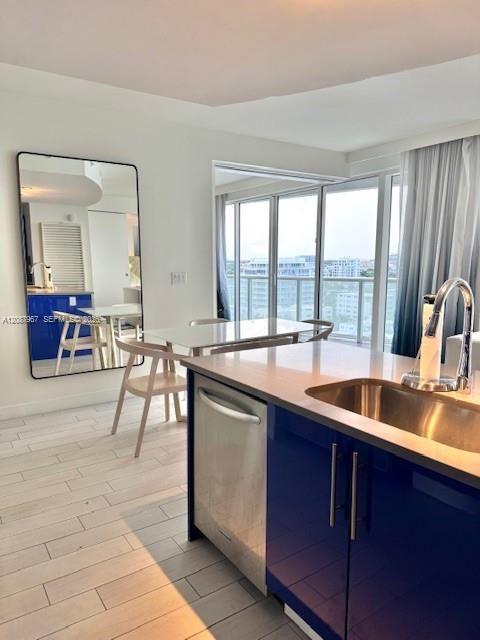 For Sale: $890,000 (2 beds, 2 baths, 1214 Square Feet)