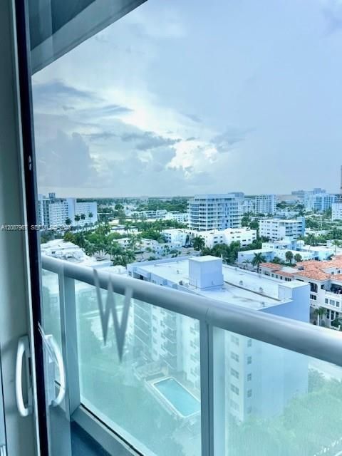 For Sale: $890,000 (2 beds, 2 baths, 1214 Square Feet)