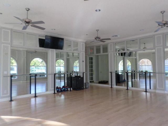 Aerobic & Yoga Room