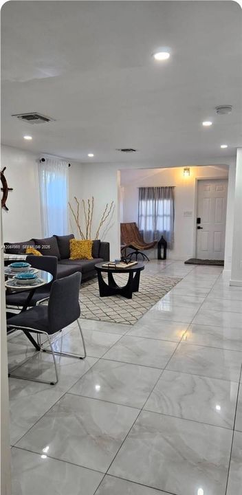 En Renta: $2,500 (3 camas, 2 baños, 1035 Pies cuadrados)