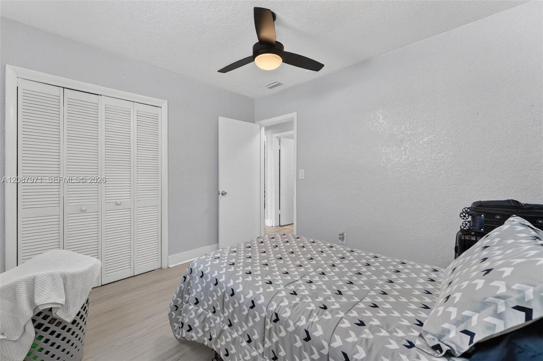 For Sale: $550,000 (4 beds, 2 baths, 1125 Square Feet)