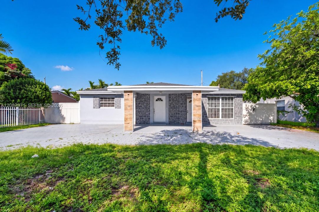 For Sale: $550,000 (4 beds, 2 baths, 1125 Square Feet)