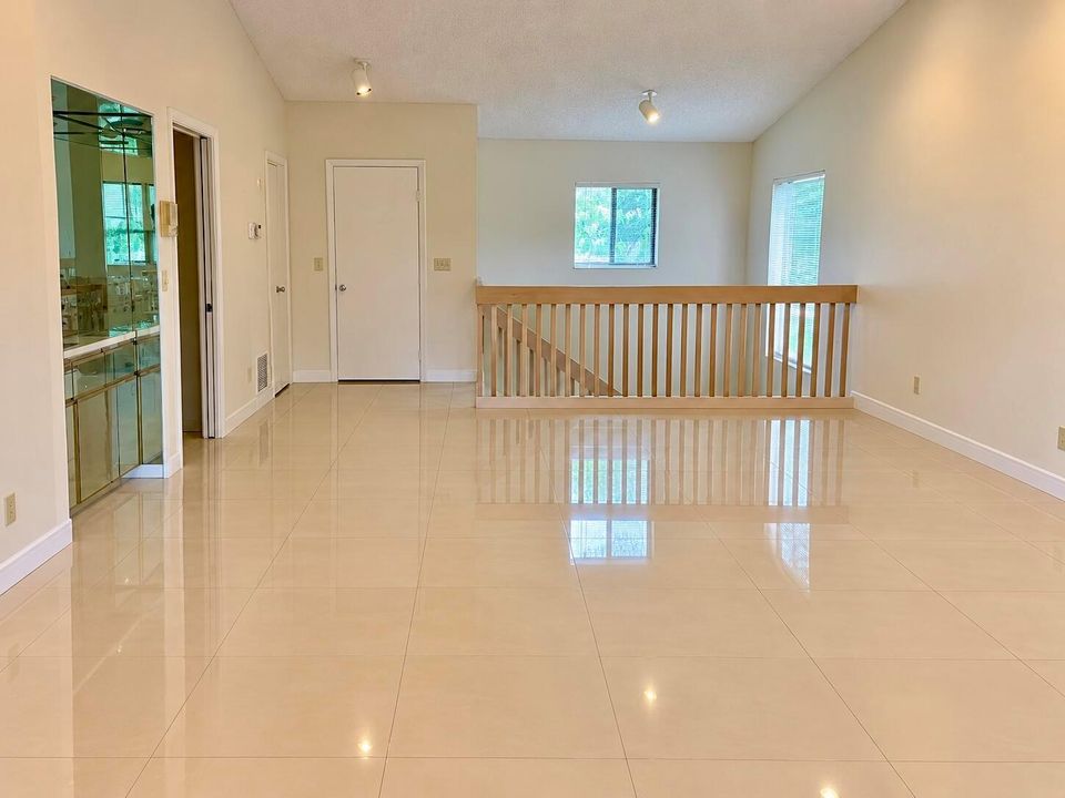 living area 5