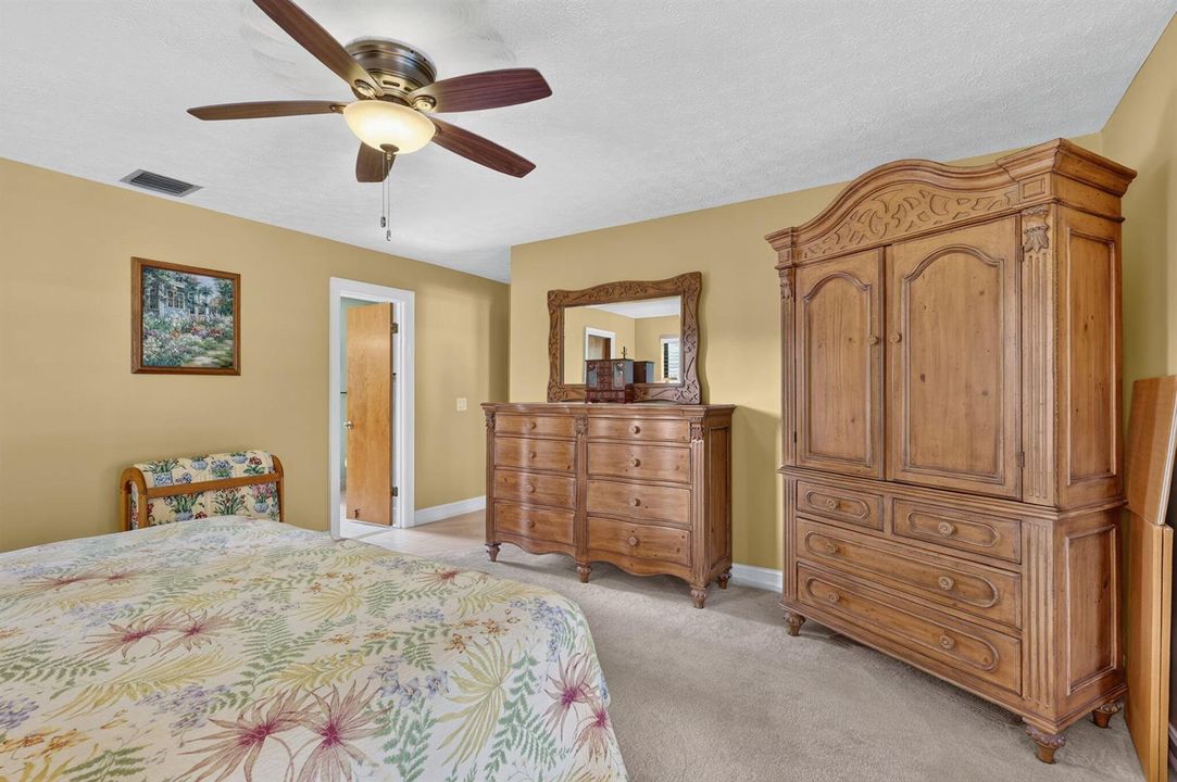 Primary BR w/walk-in closet.