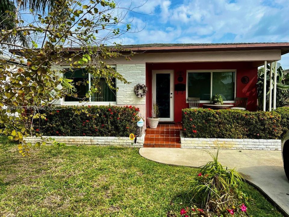 For Rent: $1,700 (0 beds, 1 baths, 435 Square Feet)
