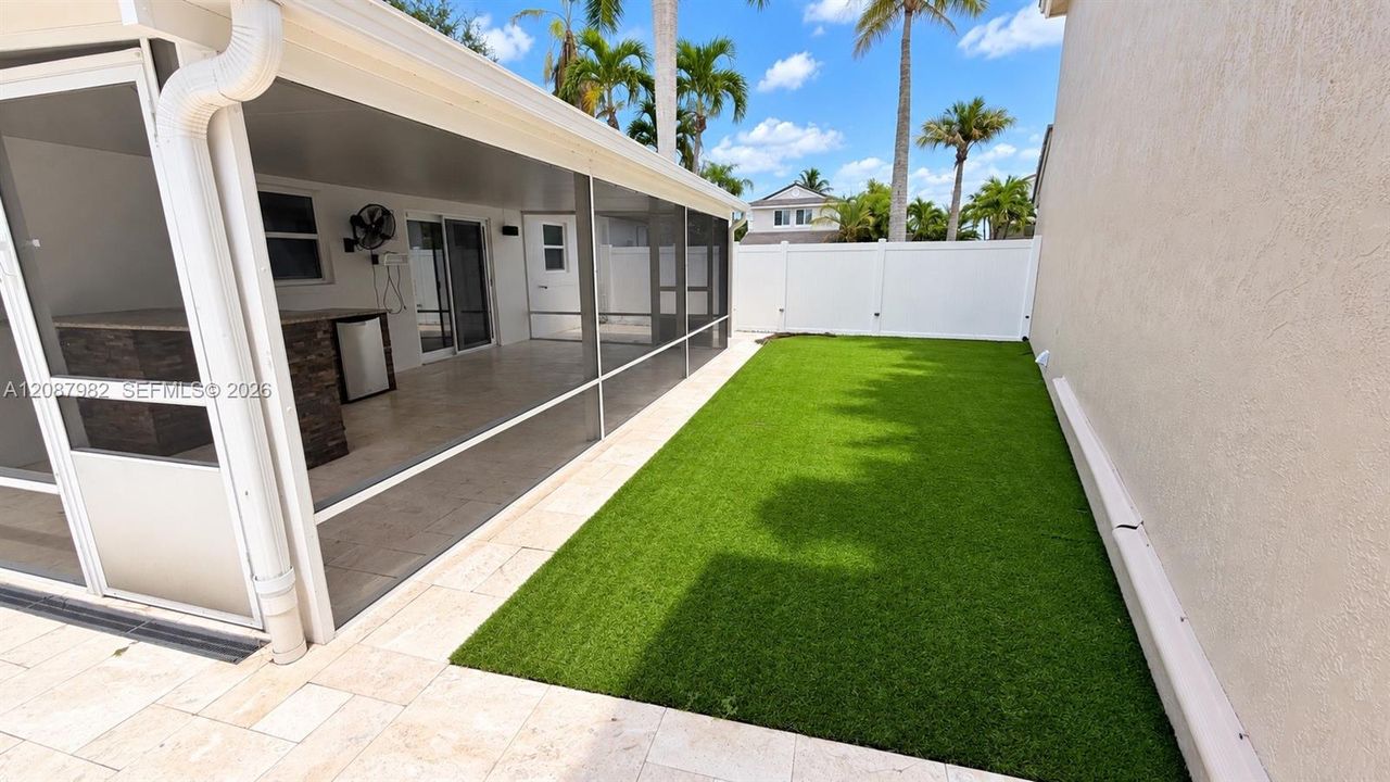 For Sale: $699,900 (3 beds, 2 baths, 1577 Square Feet)