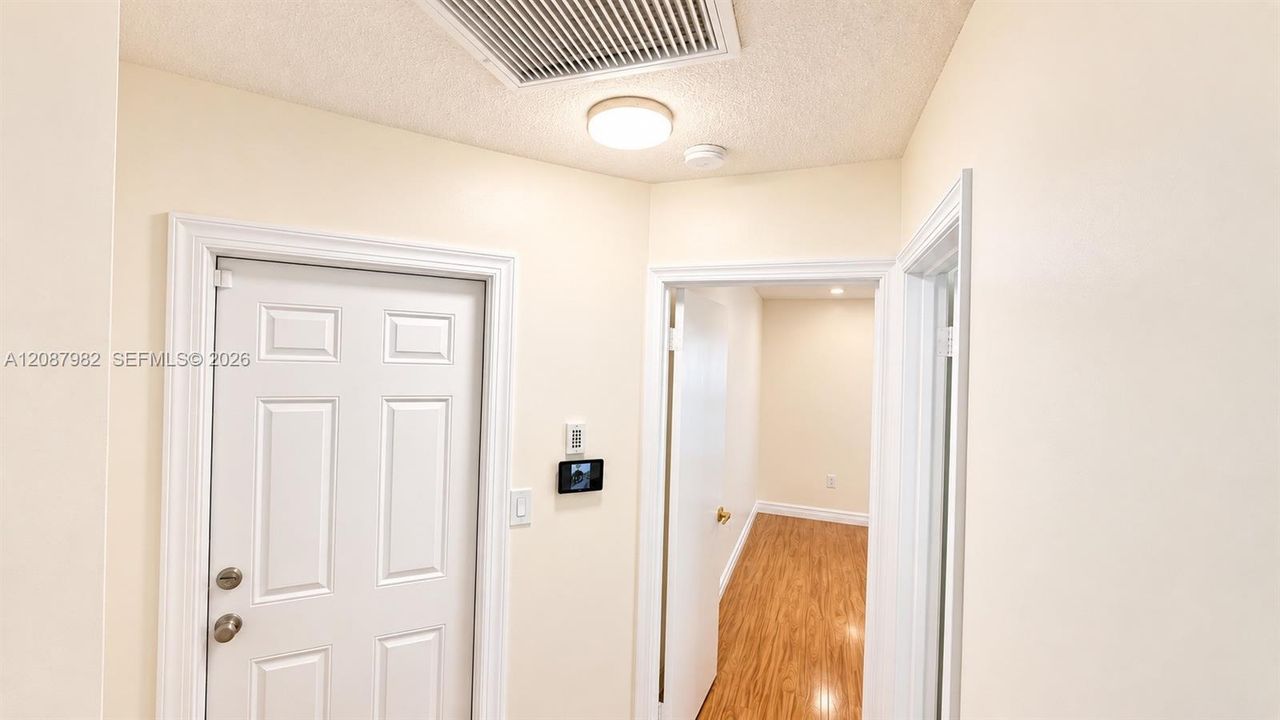 For Sale: $699,900 (3 beds, 2 baths, 1577 Square Feet)