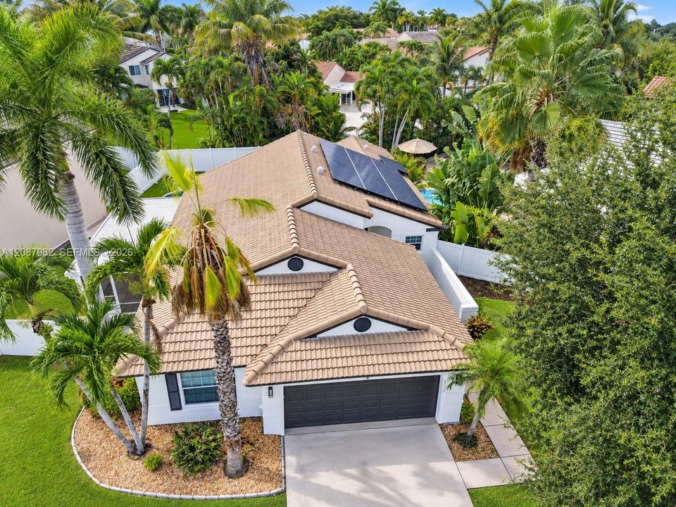 For Sale: $699,900 (3 beds, 2 baths, 1577 Square Feet)