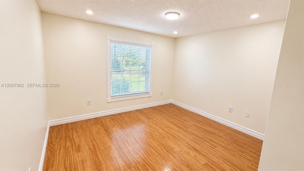 For Sale: $699,900 (3 beds, 2 baths, 1577 Square Feet)