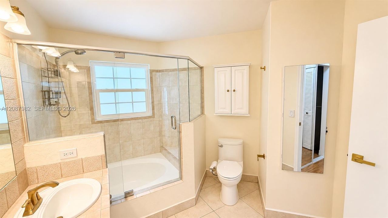 For Sale: $699,900 (3 beds, 2 baths, 1577 Square Feet)