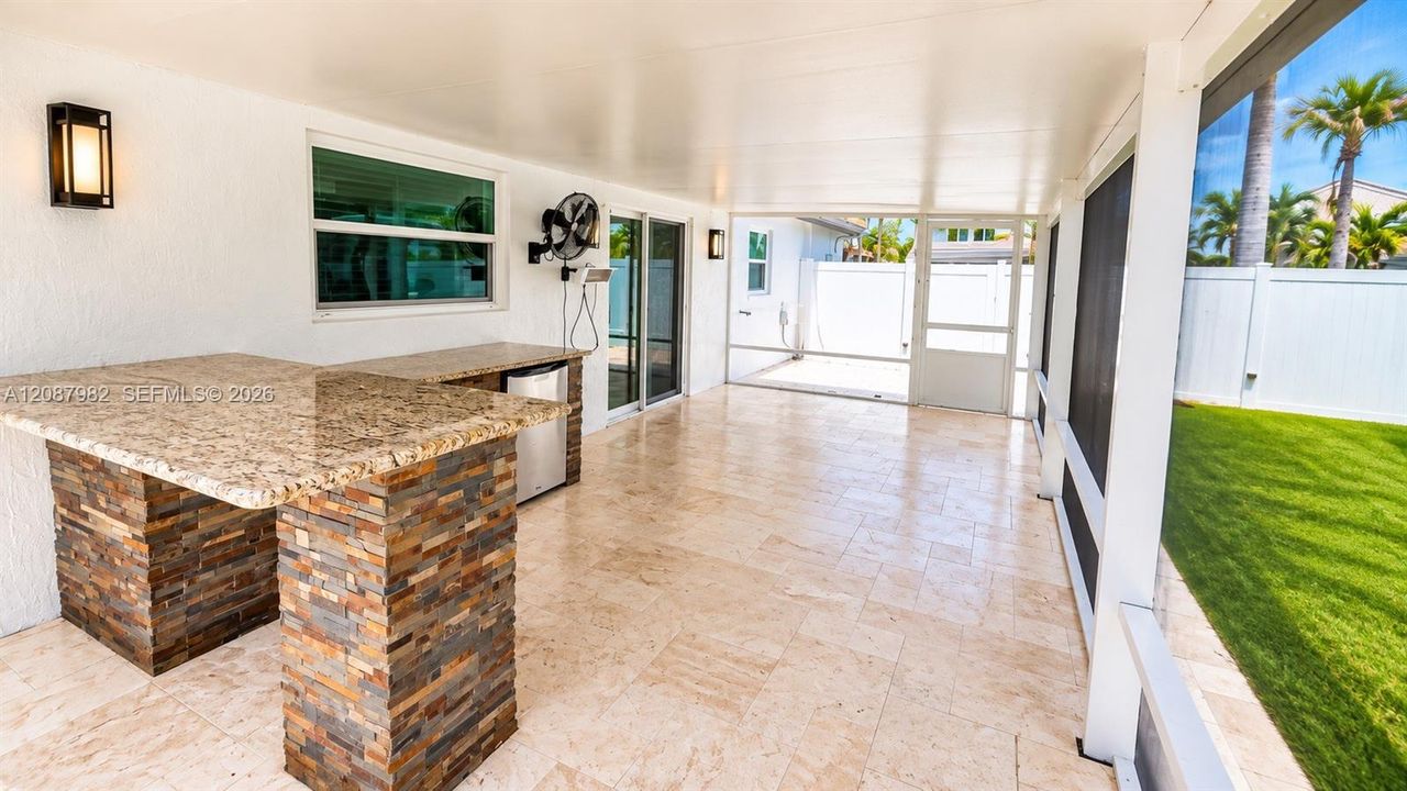 For Sale: $699,900 (3 beds, 2 baths, 1577 Square Feet)