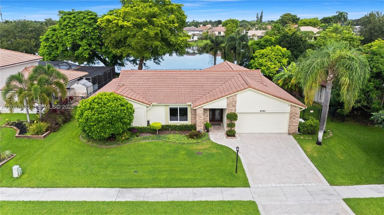 For Sale: $749,900 (3 beds, 2 baths, 1744 Square Feet)