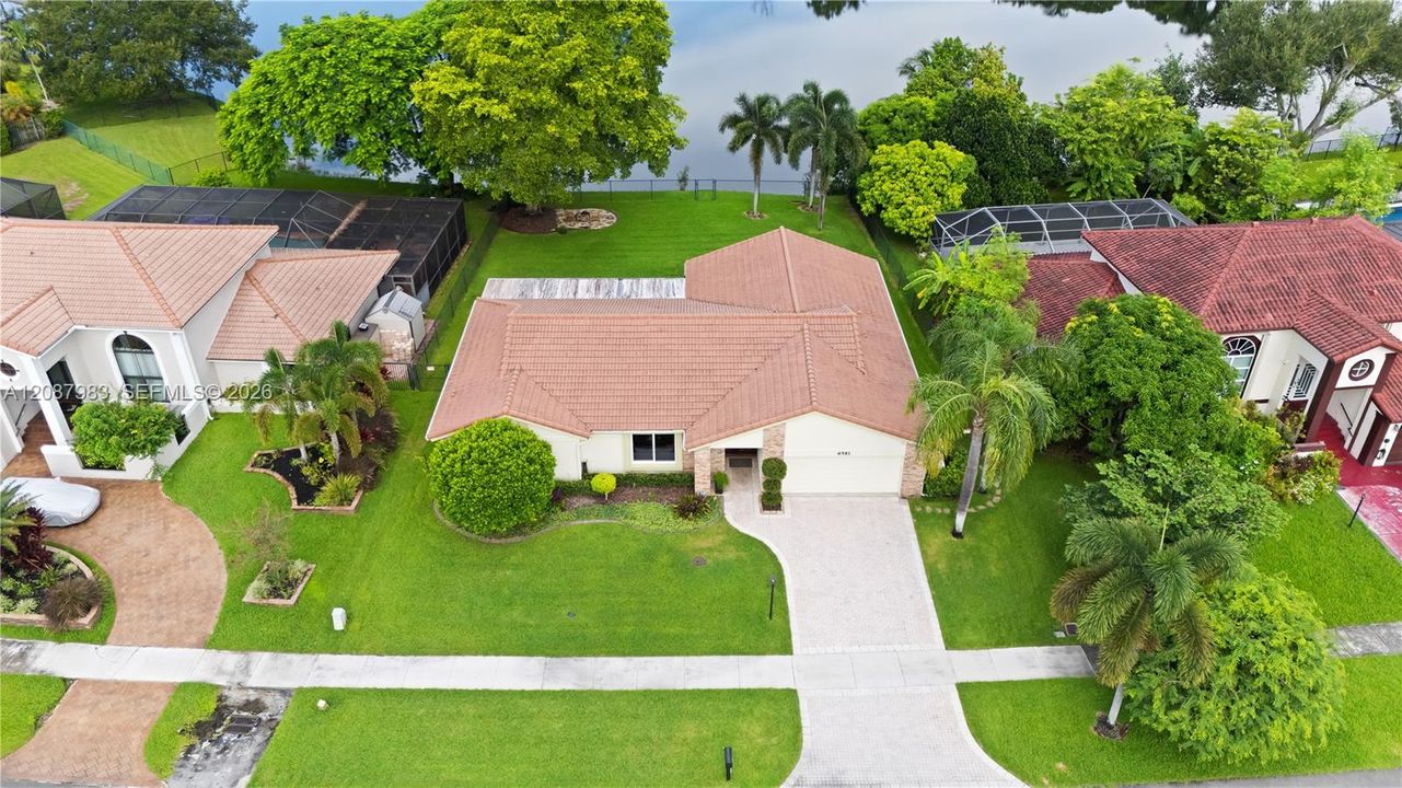 For Sale: $749,900 (3 beds, 2 baths, 1744 Square Feet)