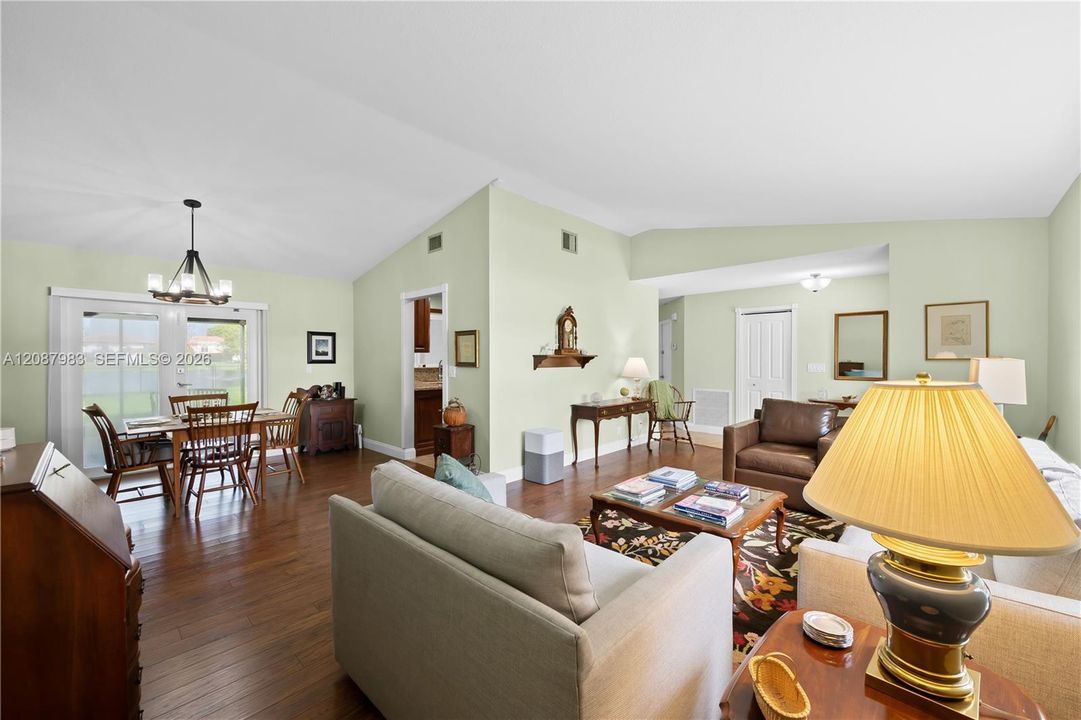 For Sale: $749,900 (3 beds, 2 baths, 1744 Square Feet)