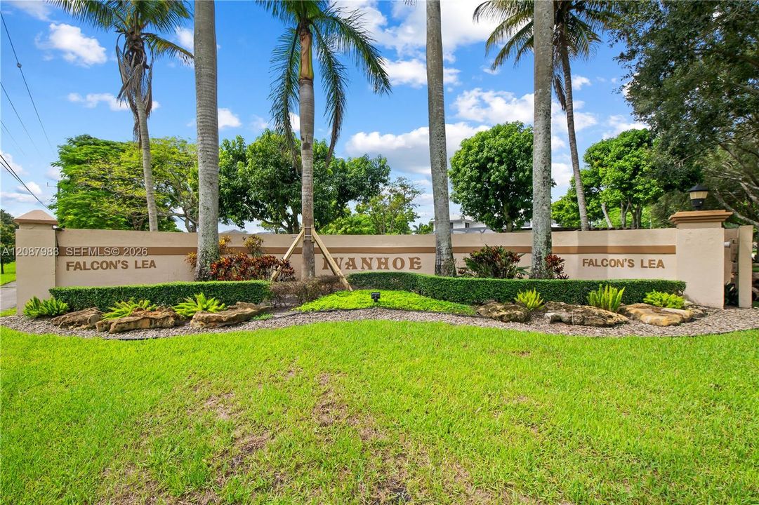 For Sale: $749,900 (3 beds, 2 baths, 1744 Square Feet)