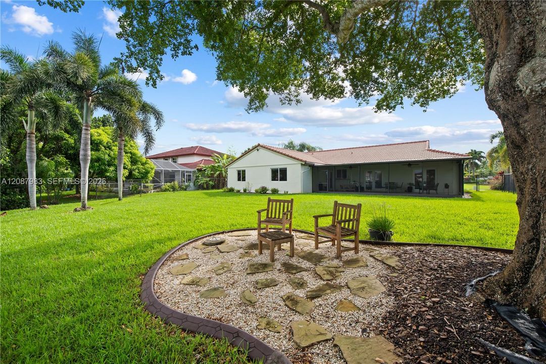 For Sale: $749,900 (3 beds, 2 baths, 1744 Square Feet)