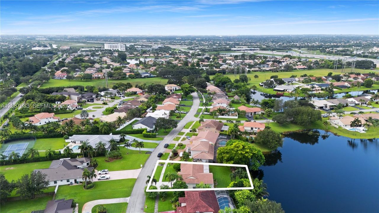 For Sale: $749,900 (3 beds, 2 baths, 1744 Square Feet)