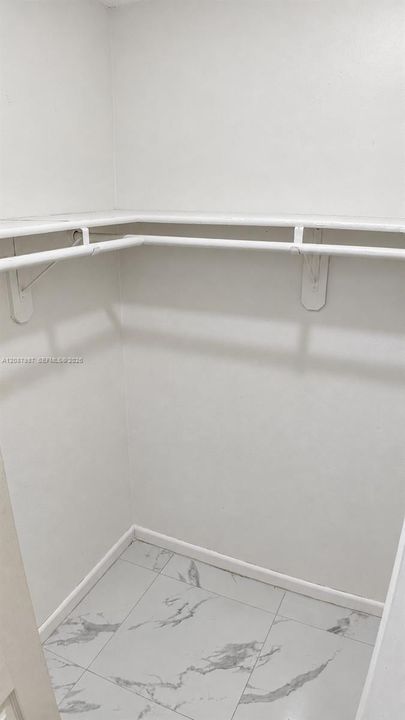 For Rent: $2,040 (2 beds, 2 baths, 223601 Square Feet)