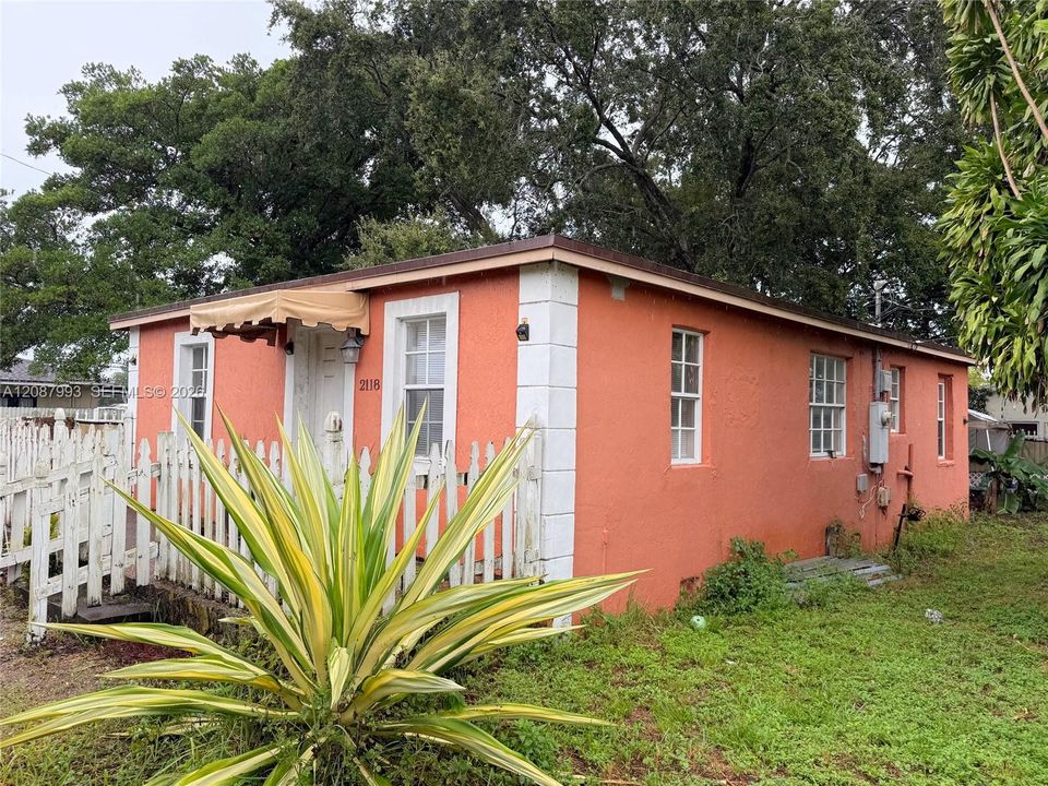 En Venta: $375,000 (2 camas, 1 baños, 912 Pies cuadrados)