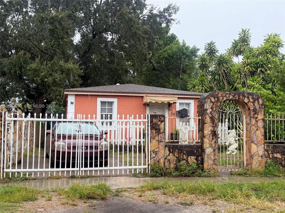 En Venta: $375,000 (2 camas, 1 baños, 912 Pies cuadrados)