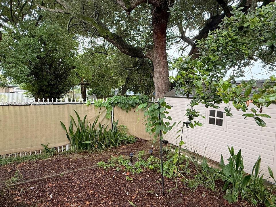 En Venta: $375,000 (2 camas, 1 baños, 912 Pies cuadrados)