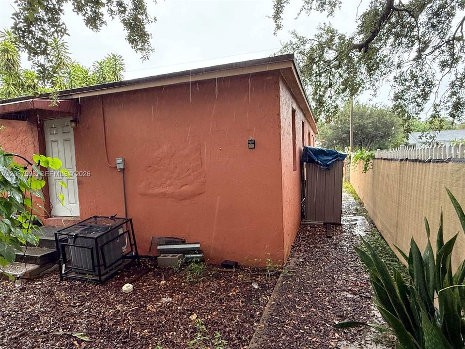 En Venta: $375,000 (2 camas, 1 baños, 912 Pies cuadrados)