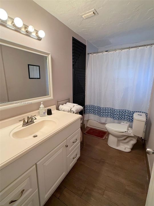 En Venta: $375,000 (2 camas, 1 baños, 912 Pies cuadrados)