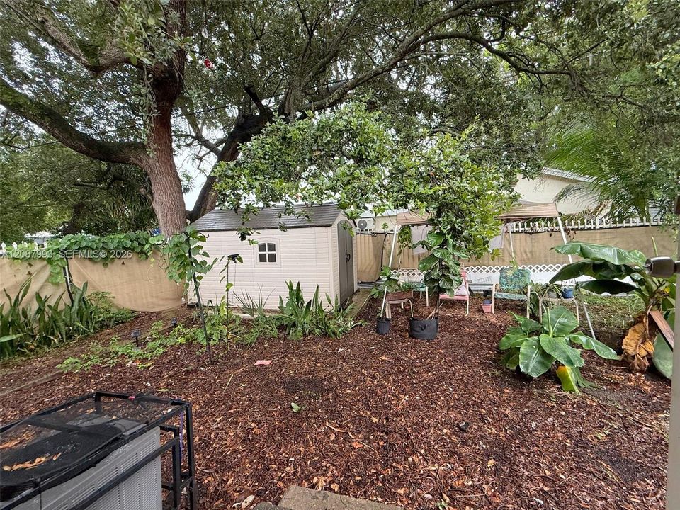 En Venta: $375,000 (2 camas, 1 baños, 912 Pies cuadrados)