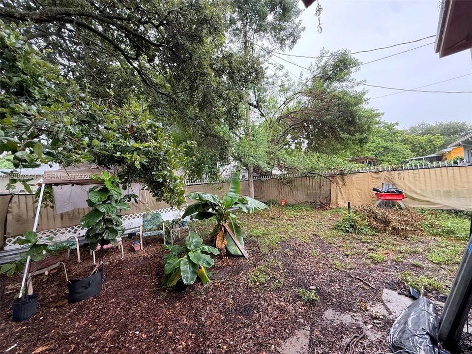 En Venta: $375,000 (2 camas, 1 baños, 912 Pies cuadrados)