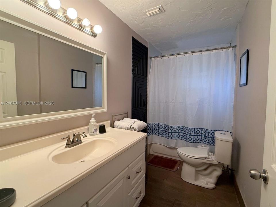 En Venta: $375,000 (2 camas, 1 baños, 912 Pies cuadrados)