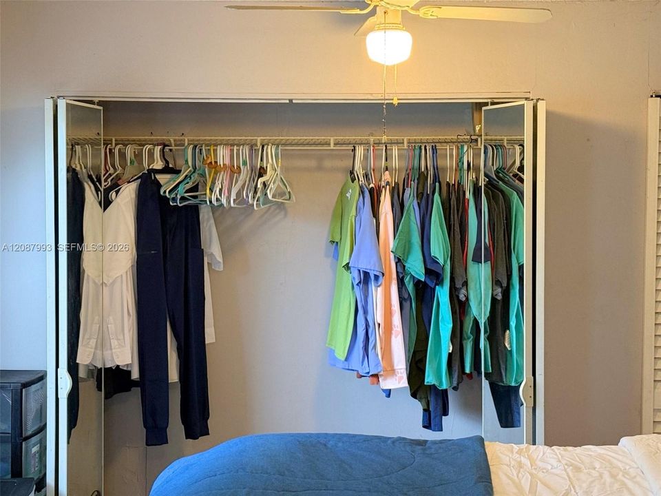 En Venta: $375,000 (2 camas, 1 baños, 912 Pies cuadrados)