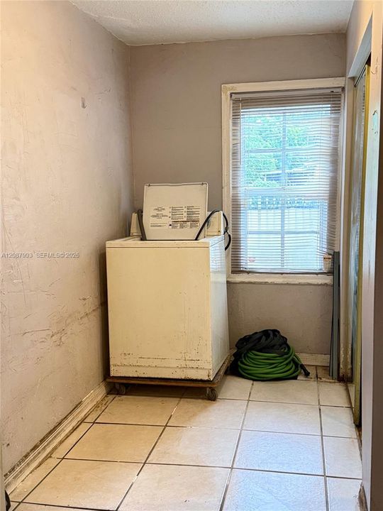 En Venta: $375,000 (2 camas, 1 baños, 912 Pies cuadrados)