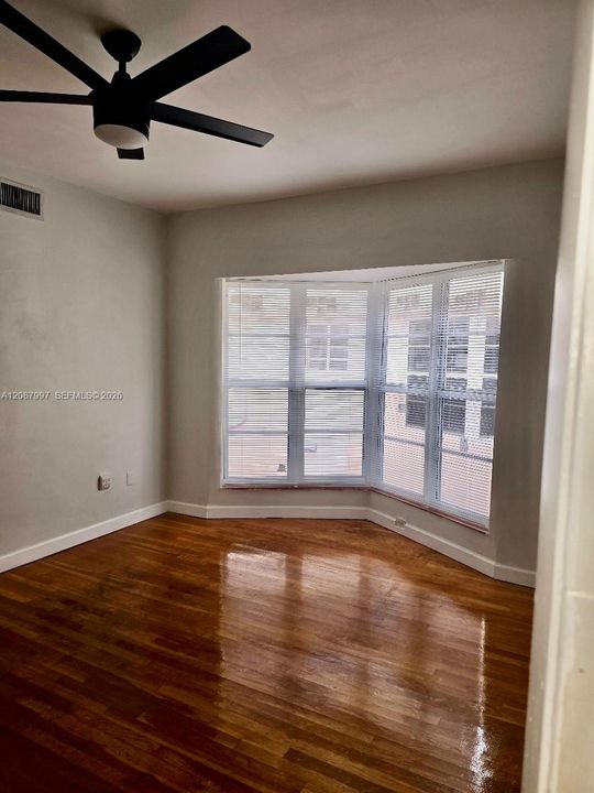 For Rent: $2,199 (1 beds, 1 baths, 500 Square Feet)