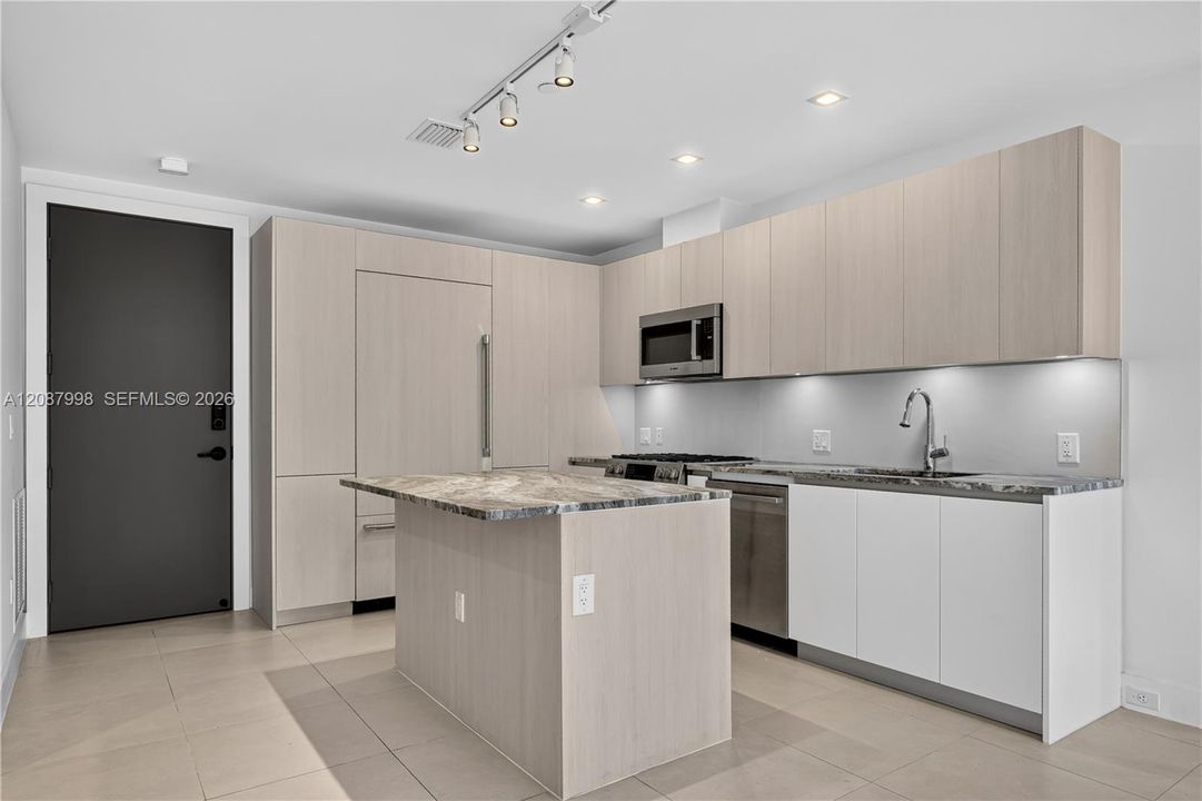 В аренду: $12,250 (2 спален, 2 ванн, 1474 Квадратных фут)