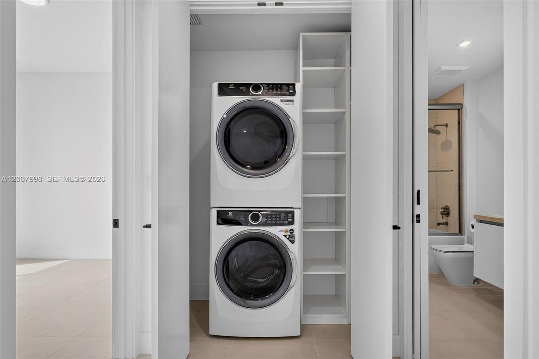 В аренду: $12,250 (2 спален, 2 ванн, 1474 Квадратных фут)