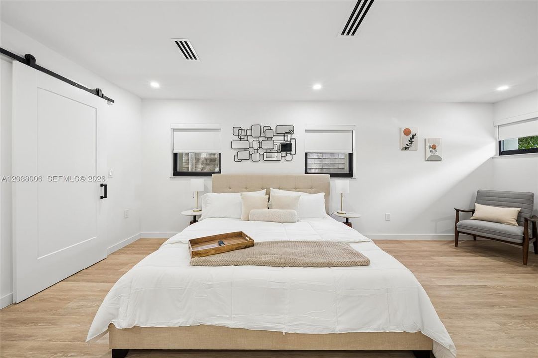 For Rent: $7,500 (3 beds, 2 baths, 1295 Square Feet)