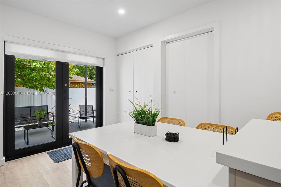 For Rent: $7,500 (3 beds, 2 baths, 1295 Square Feet)