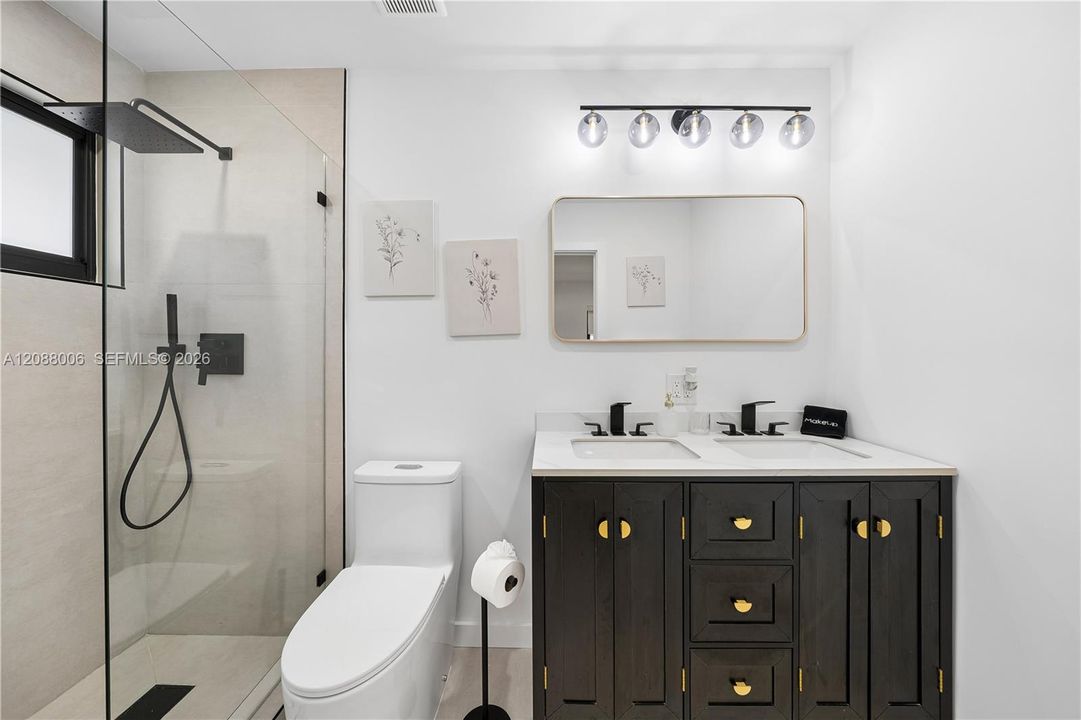 For Rent: $7,500 (3 beds, 2 baths, 1295 Square Feet)
