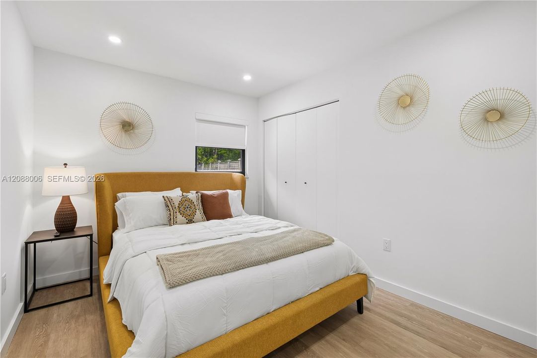 For Rent: $7,500 (3 beds, 2 baths, 1295 Square Feet)