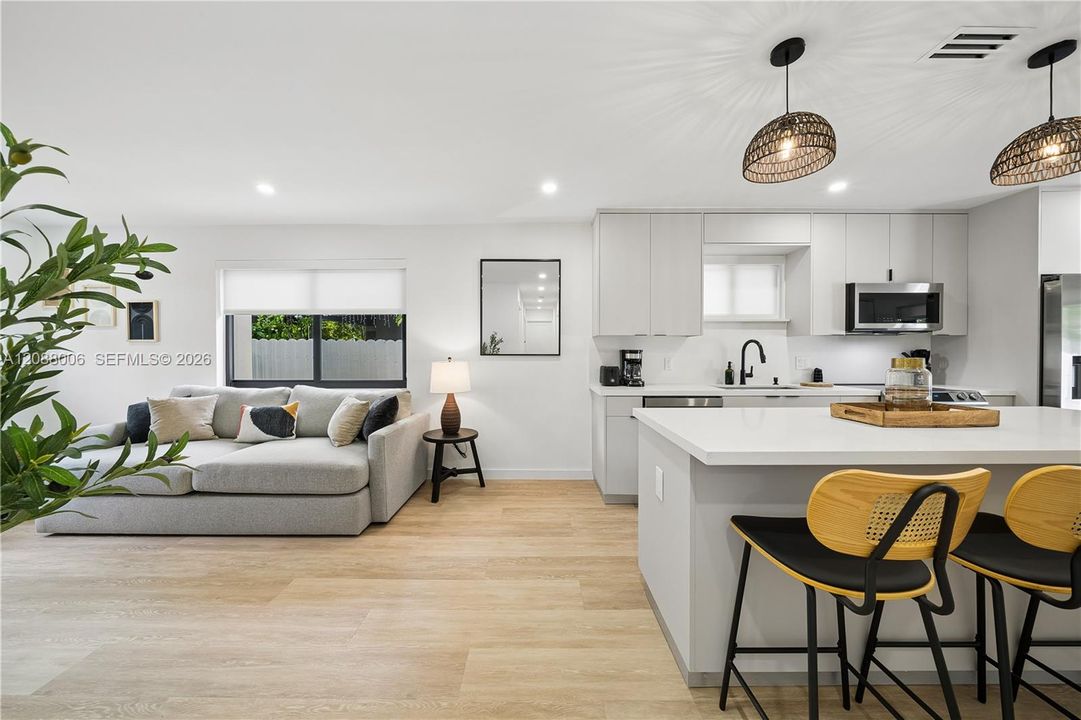 For Rent: $7,500 (3 beds, 2 baths, 1295 Square Feet)